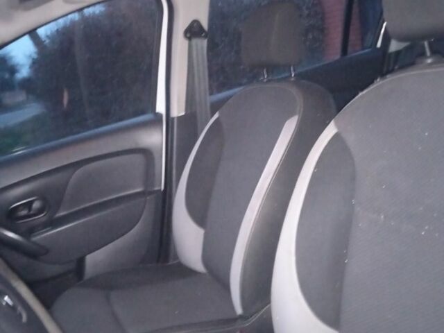 Білий Рено Логан, об'ємом двигуна 1.1 л та пробігом 240 тис. км за 2800 $, фото 4 на Automoto.ua