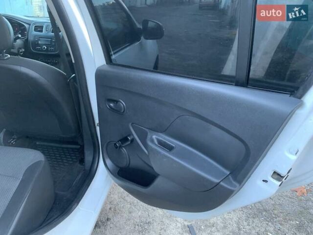 Білий Рено Логан, об'ємом двигуна 1.15 л та пробігом 178 тис. км за 4550 $, фото 17 на Automoto.ua