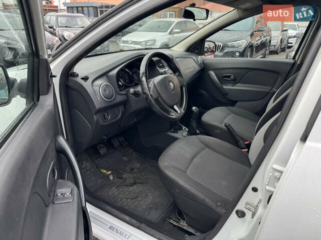 Белый Рено Логан, объемом двигателя 1.15 л и пробегом 180 тыс. км за 3500 $, фото 6 на Automoto.ua