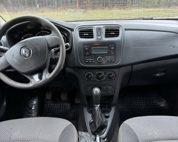 Белый Рено Логан, объемом двигателя 1.15 л и пробегом 242 тыс. км за 3600 $, фото 7 на Automoto.ua