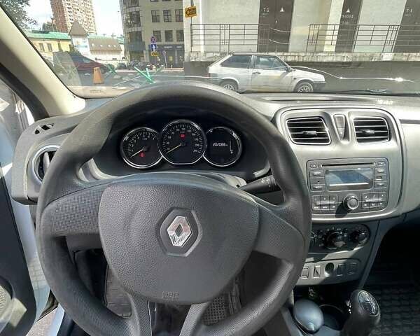 Белый Рено Логан, объемом двигателя 1.46 л и пробегом 202 тыс. км за 7000 $, фото 2 на Automoto.ua