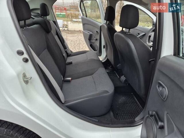 Белый Рено Логан, объемом двигателя 1.15 л и пробегом 114 тыс. км за 6500 $, фото 23 на Automoto.ua