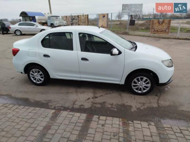Белый Рено Логан, объемом двигателя 1.15 л и пробегом 247 тыс. км за 3999 $, фото 1 на Automoto.ua