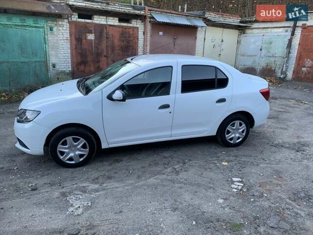 Белый Рено Логан, объемом двигателя 1.15 л и пробегом 178 тыс. км за 4450 $, фото 3 на Automoto.ua