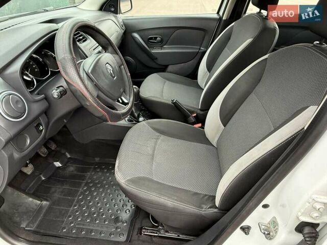 Белый Рено Логан, объемом двигателя 1.15 л и пробегом 148 тыс. км за 4800 $, фото 35 на Automoto.ua