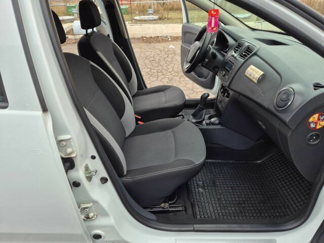 Белый Рено Логан, объемом двигателя 1.1 л и пробегом 114 тыс. км за 6500 $, фото 19 на Automoto.ua