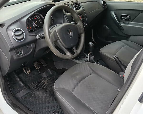 Белый Рено Логан, объемом двигателя 1.15 л и пробегом 381 тыс. км за 4200 $, фото 10 на Automoto.ua