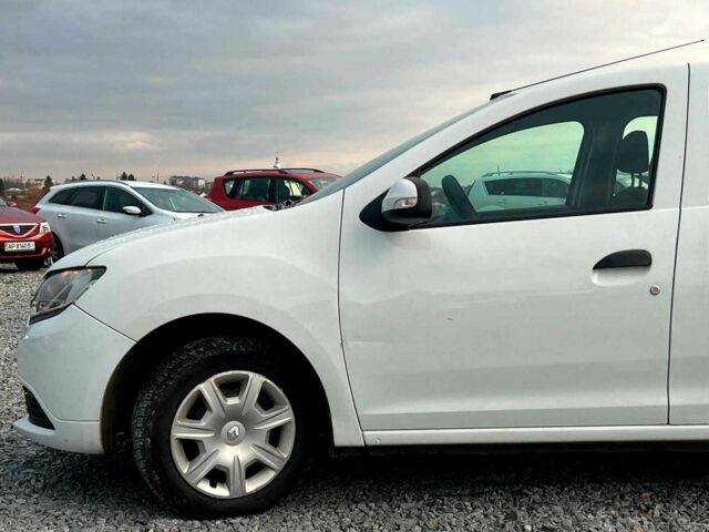 Білий Рено Логан, об'ємом двигуна 1.2 л та пробігом 170 тис. км за 5890 $, фото 2 на Automoto.ua