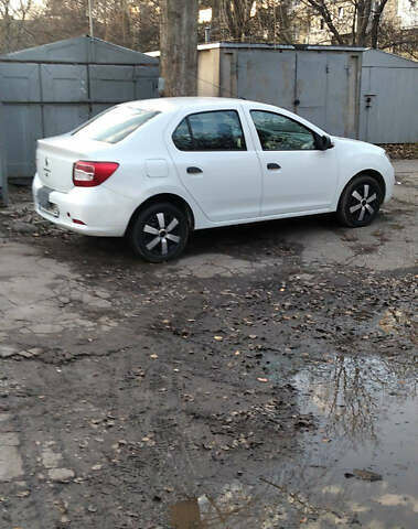 Белый Рено Логан, объемом двигателя 1.2 л и пробегом 180 тыс. км за 4750 $, фото 1 на Automoto.ua