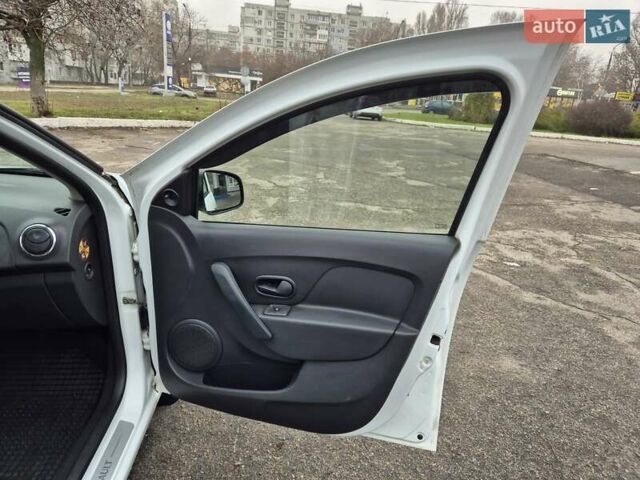 Белый Рено Логан, объемом двигателя 1.15 л и пробегом 114 тыс. км за 6500 $, фото 22 на Automoto.ua