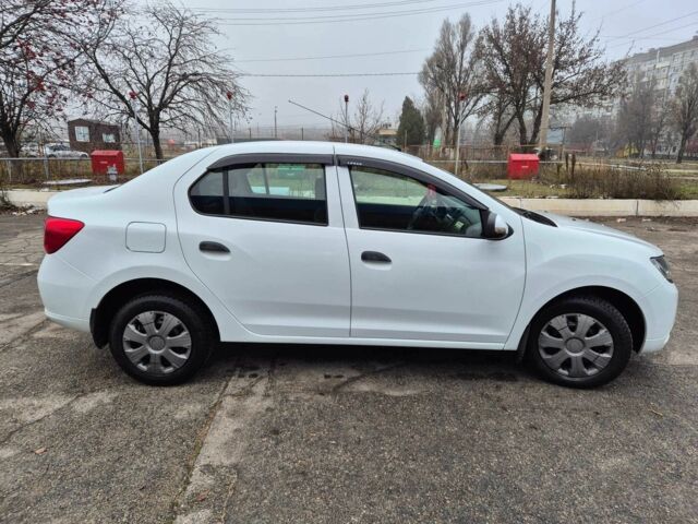 Белый Рено Логан, объемом двигателя 1.1 л и пробегом 114 тыс. км за 6500 $, фото 5 на Automoto.ua