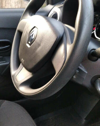 Белый Рено Логан, объемом двигателя 1.2 л и пробегом 180 тыс. км за 4750 $, фото 2 на Automoto.ua