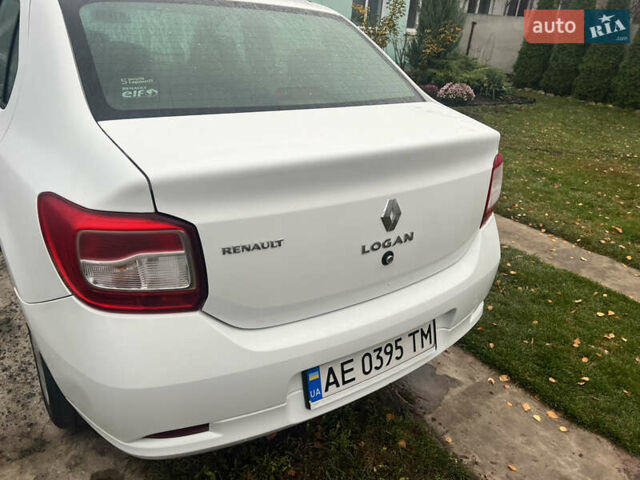 Белый Рено Логан, объемом двигателя 1.15 л и пробегом 153 тыс. км за 5300 $, фото 2 на Automoto.ua