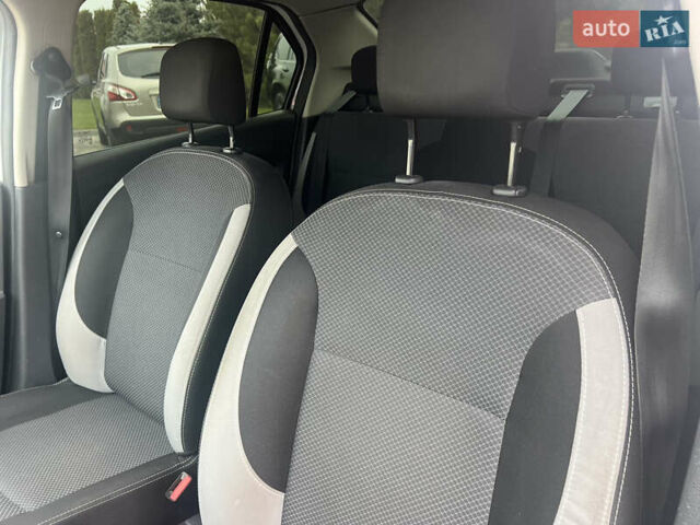 Белый Рено Логан, объемом двигателя 1.15 л и пробегом 185 тыс. км за 6500 $, фото 10 на Automoto.ua