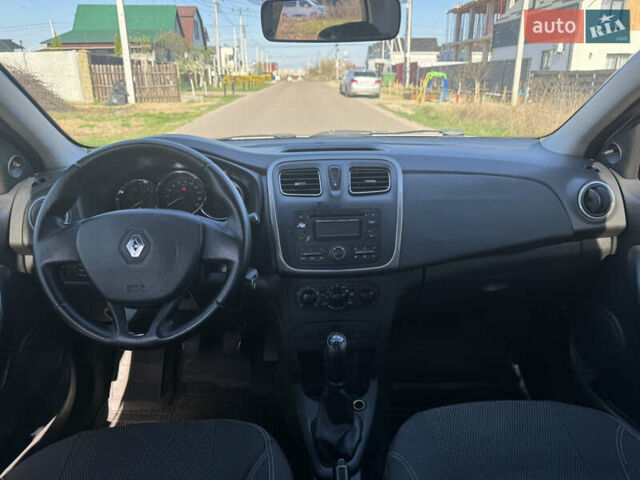 Белый Рено Логан, объемом двигателя 1.15 л и пробегом 220 тыс. км за 3200 $, фото 7 на Automoto.ua