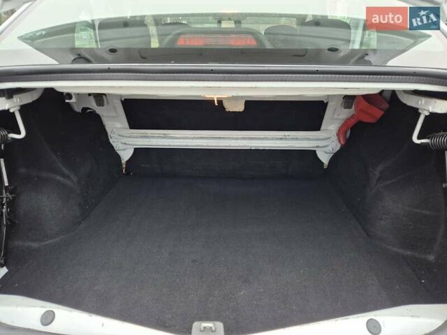 Белый Рено Логан, объемом двигателя 1.15 л и пробегом 114 тыс. км за 6500 $, фото 25 на Automoto.ua