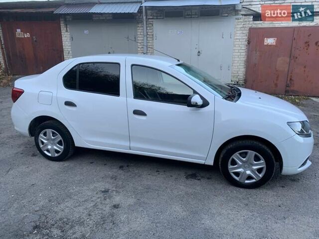 Білий Рено Логан, об'ємом двигуна 1.15 л та пробігом 178 тис. км за 4550 $, фото 5 на Automoto.ua