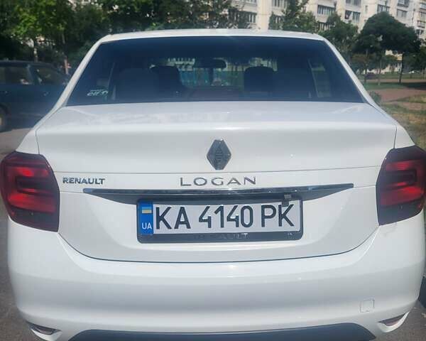 Білий Рено Логан, об'ємом двигуна 1.15 л та пробігом 295 тис. км за 5800 $, фото 9 на Automoto.ua
