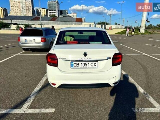Белый Рено Логан, объемом двигателя 1.1 л и пробегом 198 тыс. км за 4400 $, фото 4 на Automoto.ua