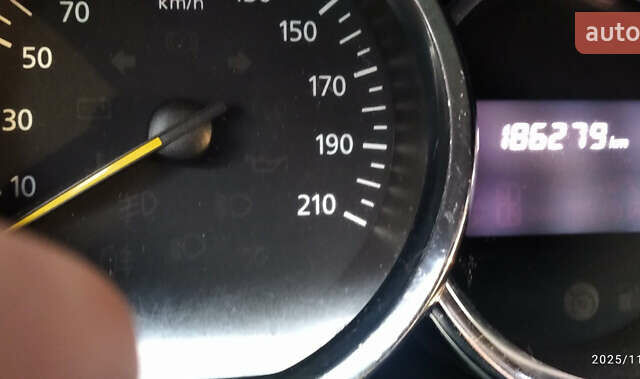 Белый Рено Логан, объемом двигателя 1.2 л и пробегом 180 тыс. км за 4750 $, фото 7 на Automoto.ua