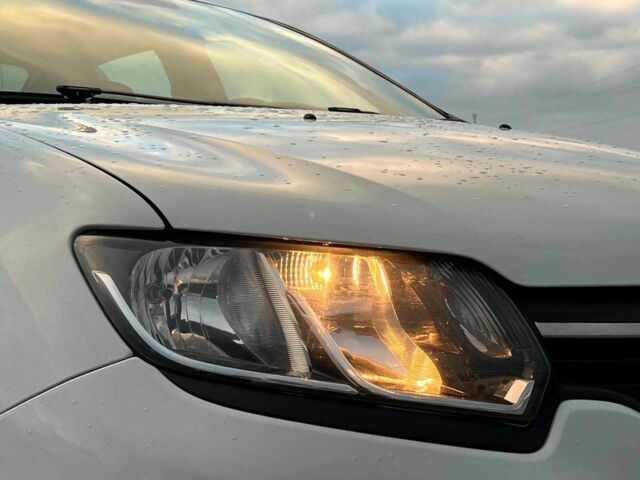 Білий Рено Логан, об'ємом двигуна 1.2 л та пробігом 170 тис. км за 5890 $, фото 12 на Automoto.ua