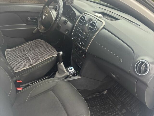 Белый Рено Логан, объемом двигателя 1.5 л и пробегом 282 тыс. км за 6500 $, фото 5 на Automoto.ua