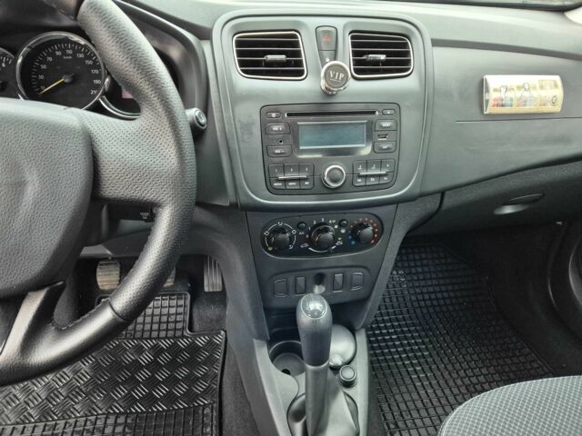 Белый Рено Логан, объемом двигателя 1.1 л и пробегом 114 тыс. км за 6500 $, фото 12 на Automoto.ua