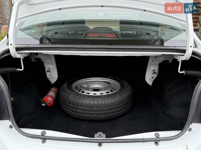 Белый Рено Логан, объемом двигателя 1.15 л и пробегом 148 тыс. км за 4800 $, фото 55 на Automoto.ua