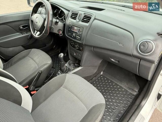 Белый Рено Логан, объемом двигателя 1.15 л и пробегом 148 тыс. км за 4800 $, фото 45 на Automoto.ua