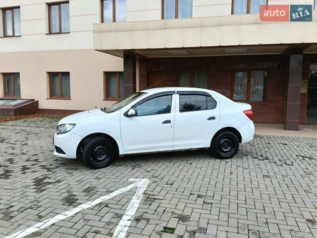 Белый Рено Логан, объемом двигателя 1.15 л и пробегом 381 тыс. км за 4200 $, фото 4 на Automoto.ua