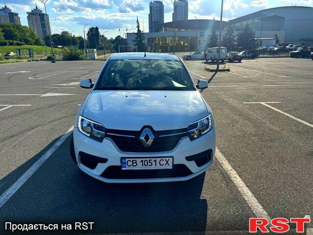 Белый Рено Логан, объемом двигателя 1.1 л и пробегом 198 тыс. км за 4400 $, фото 2 на Automoto.ua