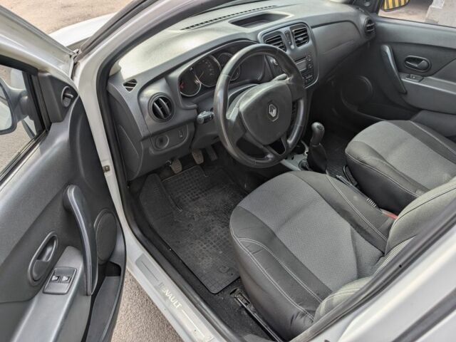 Білий Рено Логан, об'ємом двигуна 1.5 л та пробігом 280 тис. км за 5510 $, фото 9 на Automoto.ua