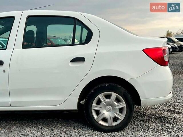 Белый Рено Логан, объемом двигателя 1.2 л и пробегом 170 тыс. км за 5890 $, фото 4 на Automoto.ua