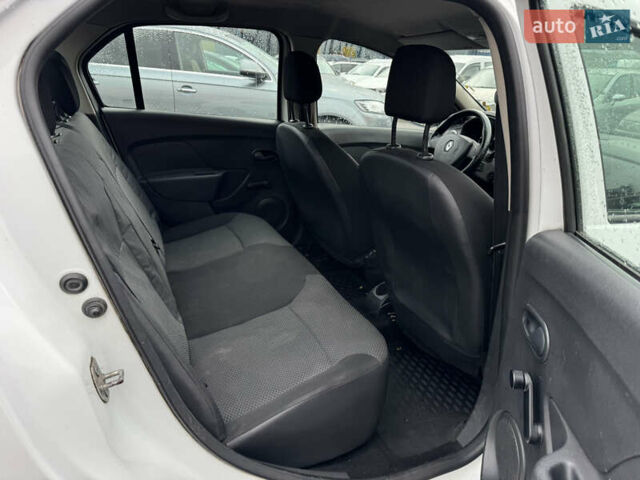Белый Рено Логан, объемом двигателя 1.15 л и пробегом 180 тыс. км за 3500 $, фото 9 на Automoto.ua