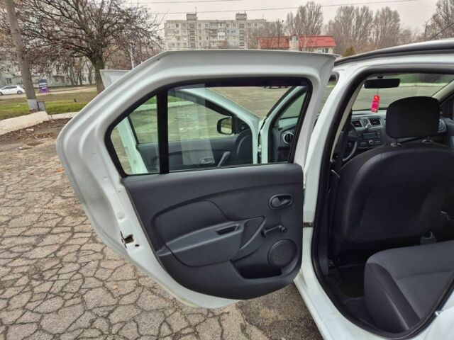 Белый Рено Логан, объемом двигателя 1.1 л и пробегом 114 тыс. км за 6500 $, фото 17 на Automoto.ua