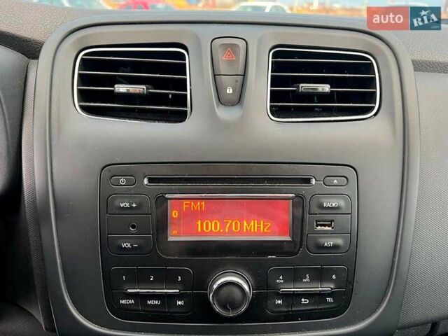 Белый Рено Логан, объемом двигателя 1.2 л и пробегом 170 тыс. км за 5890 $, фото 24 на Automoto.ua