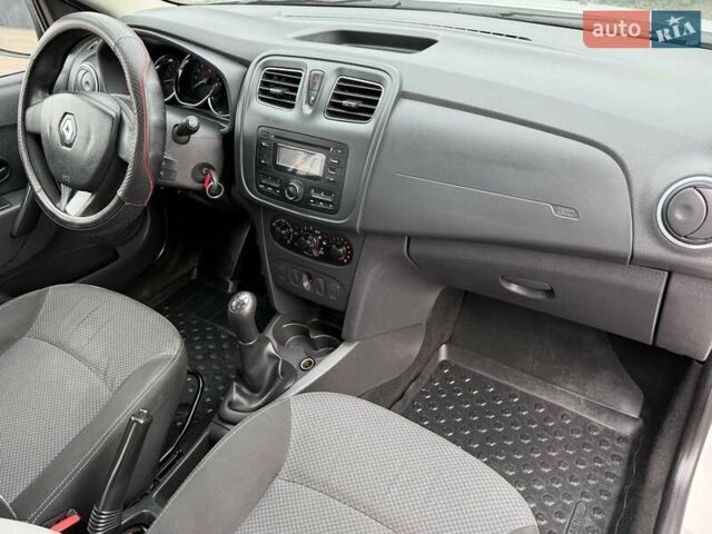Белый Рено Логан, объемом двигателя 1.15 л и пробегом 148 тыс. км за 4800 $, фото 47 на Automoto.ua