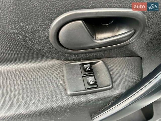 Белый Рено Логан, объемом двигателя 1.2 л и пробегом 170 тыс. км за 5890 $, фото 15 на Automoto.ua