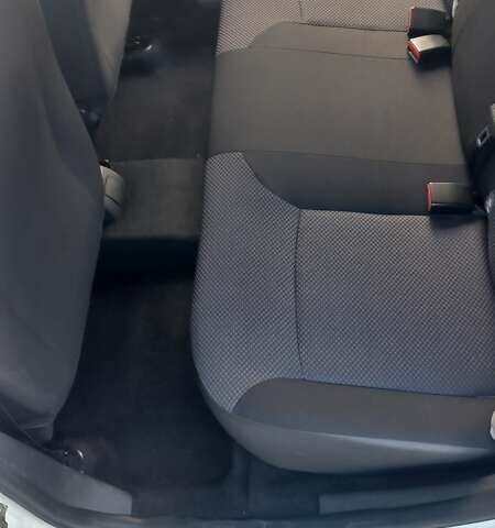 Белый Рено Логан, объемом двигателя 1.15 л и пробегом 134 тыс. км за 5200 $, фото 9 на Automoto.ua