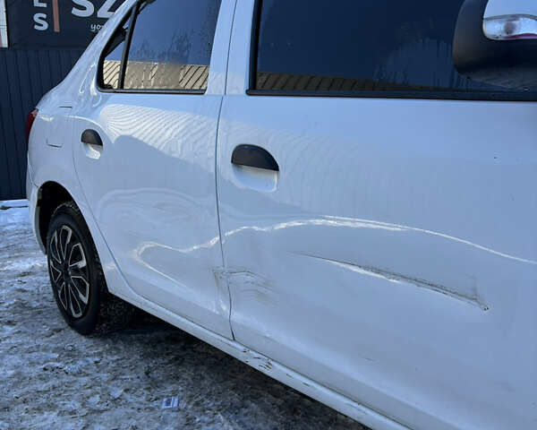 Білий Рено Логан, об'ємом двигуна 1.15 л та пробігом 230 тис. км за 4700 $, фото 21 на Automoto.ua