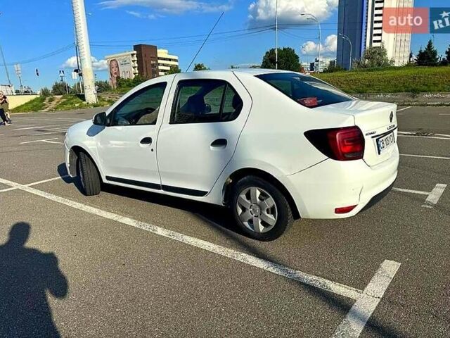 Белый Рено Логан, объемом двигателя 1.1 л и пробегом 198 тыс. км за 4400 $, фото 5 на Automoto.ua