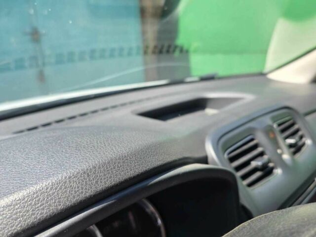 Білий Рено Логан, об'ємом двигуна 1.2 л та пробігом 135 тис. км за 4500 $, фото 2 на Automoto.ua