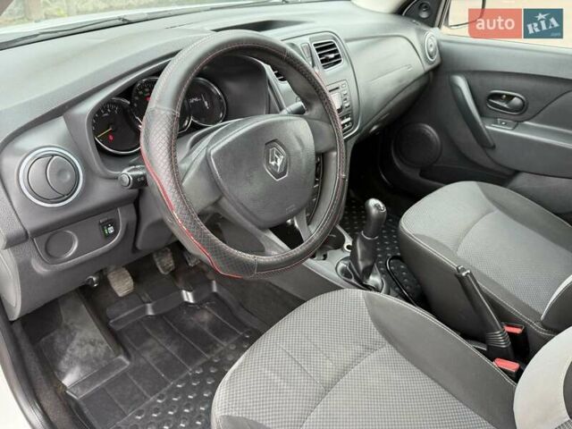 Белый Рено Логан, объемом двигателя 1.15 л и пробегом 148 тыс. км за 4800 $, фото 37 на Automoto.ua