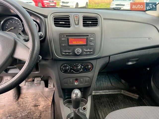 Белый Рено Логан, объемом двигателя 1.2 л и пробегом 170 тыс. км за 5890 $, фото 23 на Automoto.ua