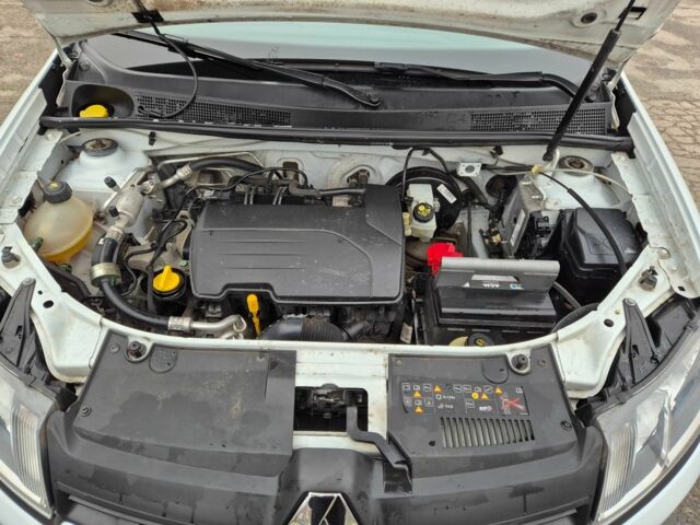 Белый Рено Логан, объемом двигателя 1.1 л и пробегом 114 тыс. км за 6500 $, фото 23 на Automoto.ua