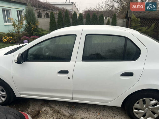 Белый Рено Логан, объемом двигателя 1.15 л и пробегом 153 тыс. км за 5300 $, фото 3 на Automoto.ua