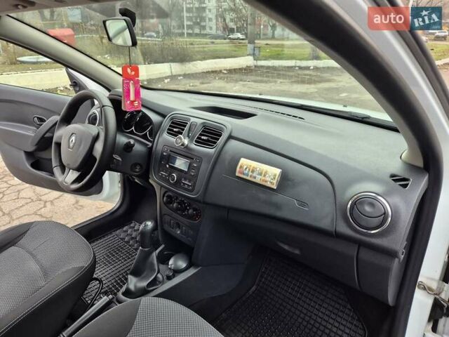 Белый Рено Логан, объемом двигателя 1.15 л и пробегом 114 тыс. км за 6500 $, фото 20 на Automoto.ua