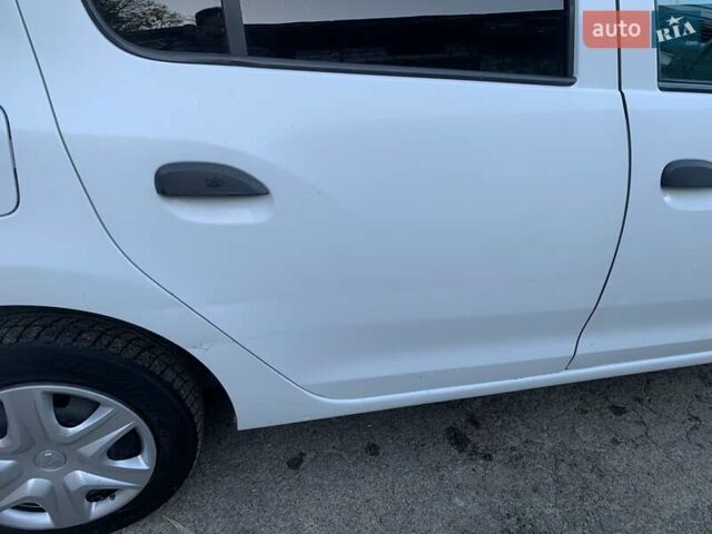 Білий Рено Логан, об'ємом двигуна 1.15 л та пробігом 178 тис. км за 4550 $, фото 18 на Automoto.ua