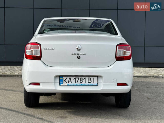 Рено Логан 2016 в Киеве на Automoto.ua Белый Рено Логан, объемом двигателя 1.2 л и пробегом 170 тыс. км за 3600 $, фото 1 на Automoto.ua