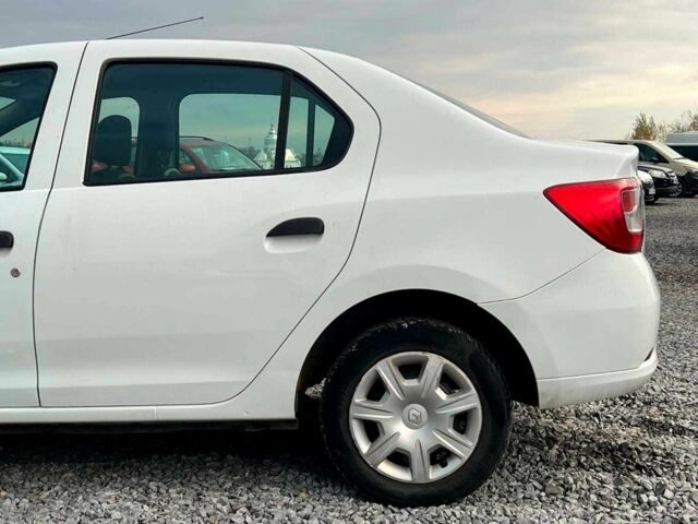 Білий Рено Логан, об'ємом двигуна 1.2 л та пробігом 170 тис. км за 5890 $, фото 4 на Automoto.ua